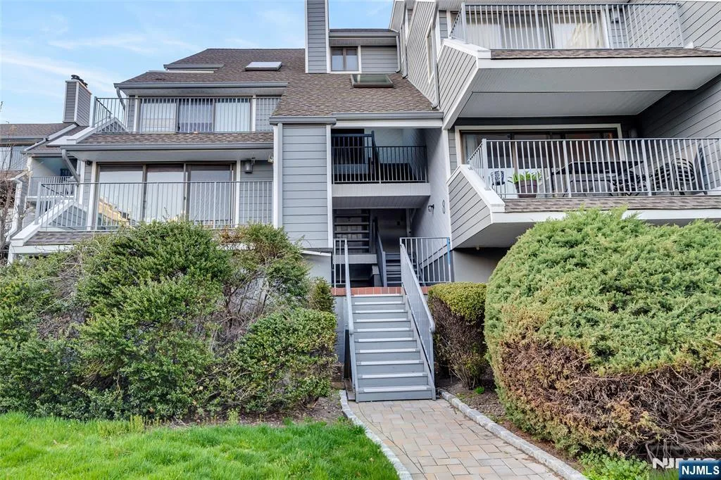 200 AMSTERDAM Avenue PH1 30